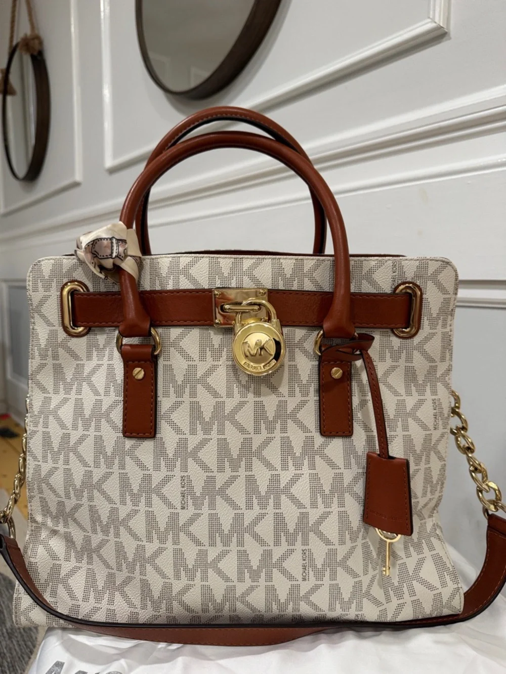 Michael Kors Hamilton Brown and white Large Signature Tote Bag - Picture 4 of 17